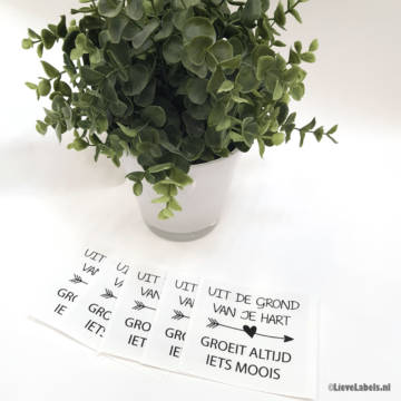 Bloempot sticker - Uit de grond van je hart, groeit altijd iets moois